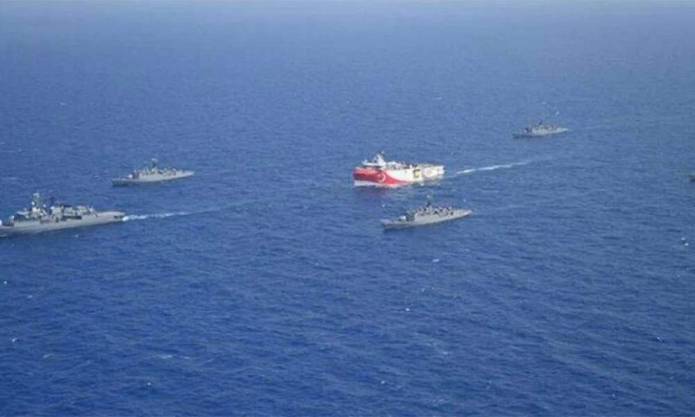 Υποναύαρχος Φενέκος: «Κόκκινη γραμμή αν περάσει τα 12 μίλια το Oruc Reis»